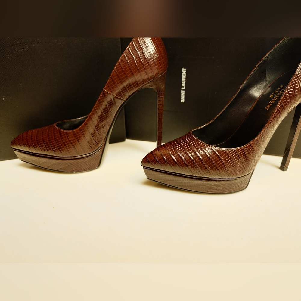 Saint Laurent Women's Brown Croc-Embossed Shoes - Picture 5 of 14